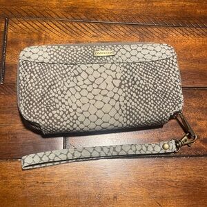 Travelon Zip Close Wallet Snake‎ Print Fabric Tan